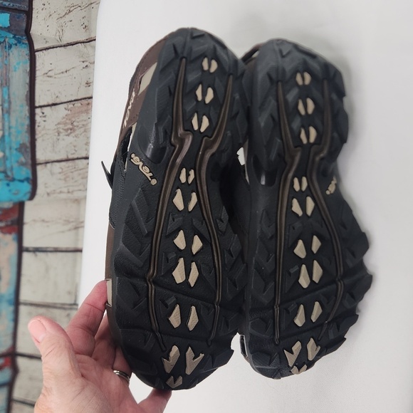 Teva Fore Bay Outdoor Brown Sandal - Picture 7 of 7